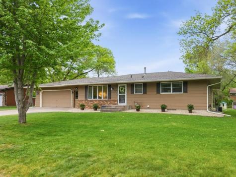 529 5 1/2 Street NW Elk River MN 55330