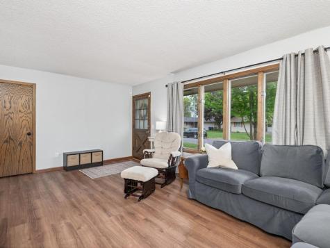 529 5 1/2 Street NW Elk River MN 55330
