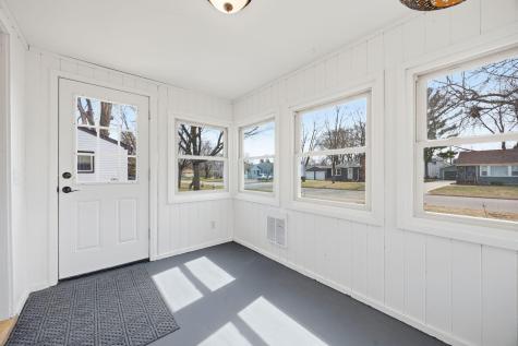 6728 44th Avenue N Crystal MN 55428