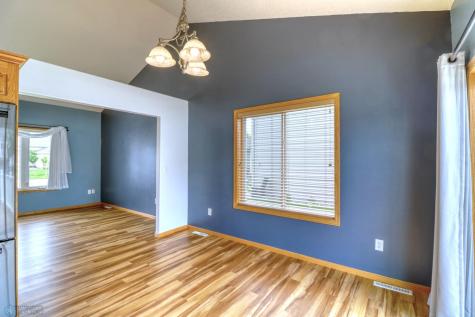 4309 52nd Street S Fargo ND 58104