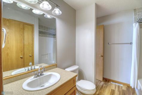 4309 52nd Street S Fargo ND 58104