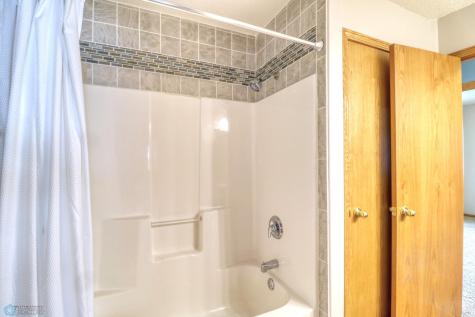 4309 52nd Street S Fargo ND 58104