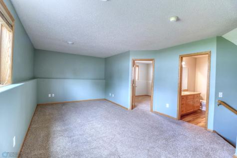 4309 52nd Street S Fargo ND 58104