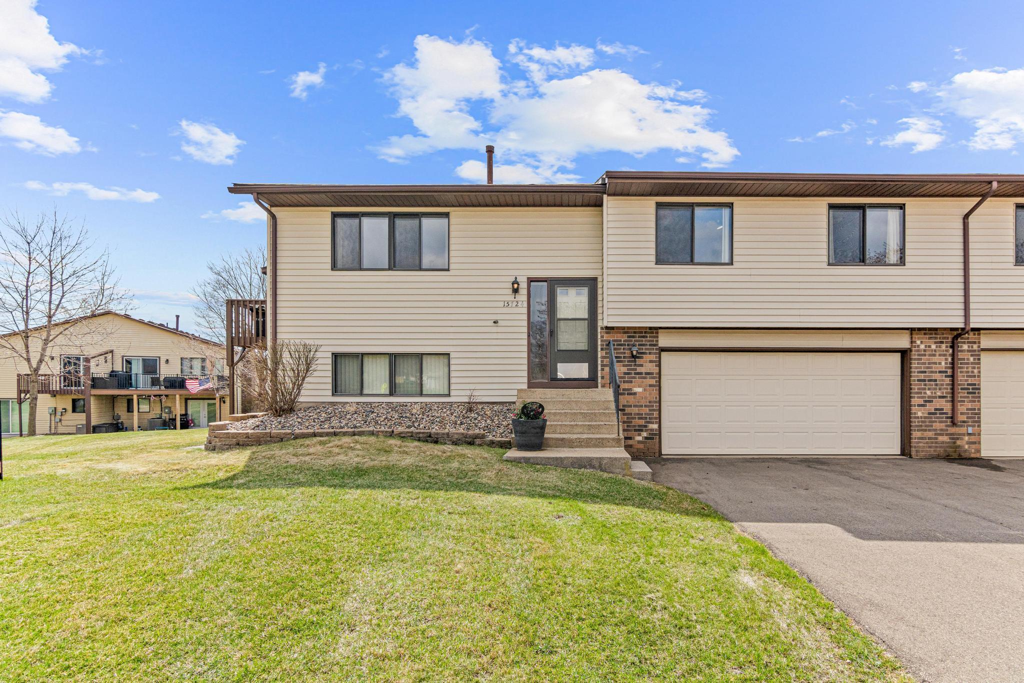 15724 Griffon Court Apple Valley MN 55124