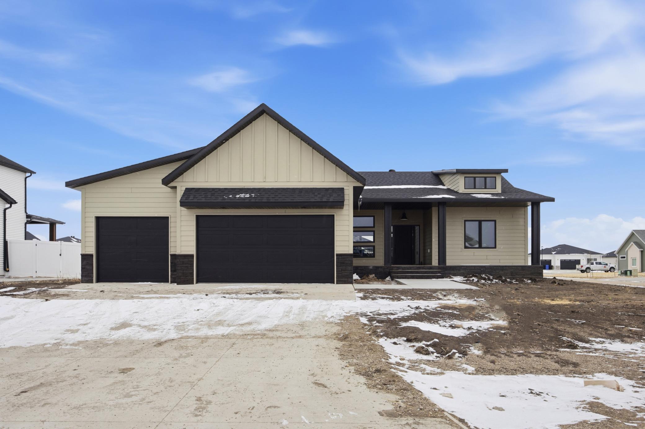 4270 Bristlecone Loop S Fargo ND 58104