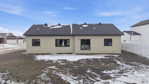 4270 Bristlecone Loop S Fargo ND 58104