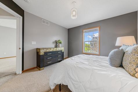 1724 Riverside Drive Shakopee MN 55379