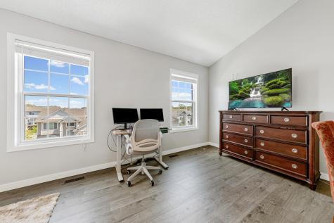 1724 Riverside Drive Shakopee MN 55379