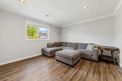 1724 Riverside Drive Shakopee MN 55379