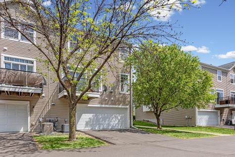 1724 Riverside Drive Shakopee MN 55379