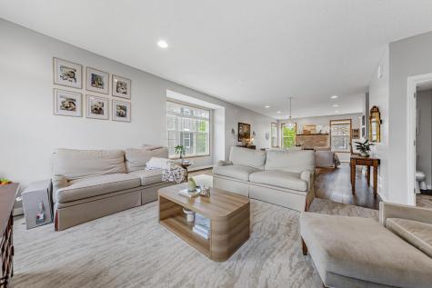 1724 Riverside Drive Shakopee MN 55379