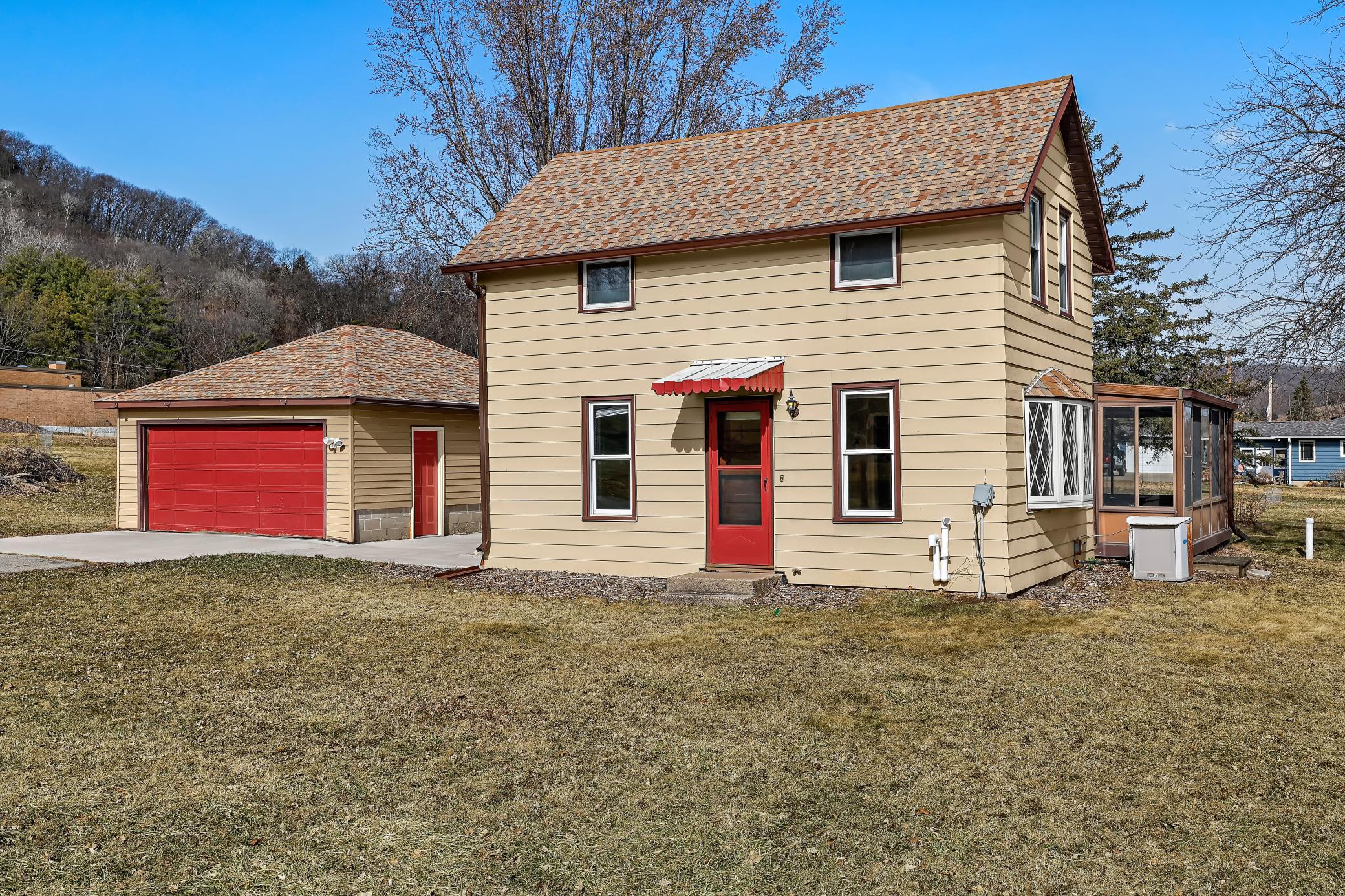 1240 Browns Lane Dakota MN 55925