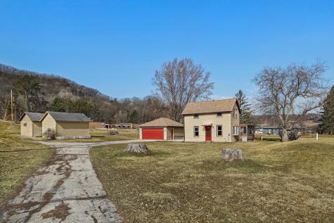 1240 Browns Lane Dakota MN 55925