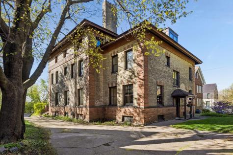 30 Crocus Place Saint Paul MN 55102