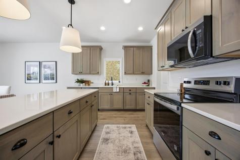 1039 61st Avenue W West Fargo ND 58078