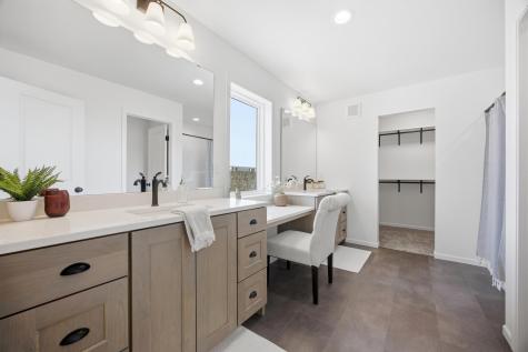 1039 61st Avenue W West Fargo ND 58078