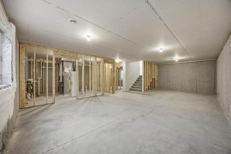 1039 61st Avenue W West Fargo ND 58078