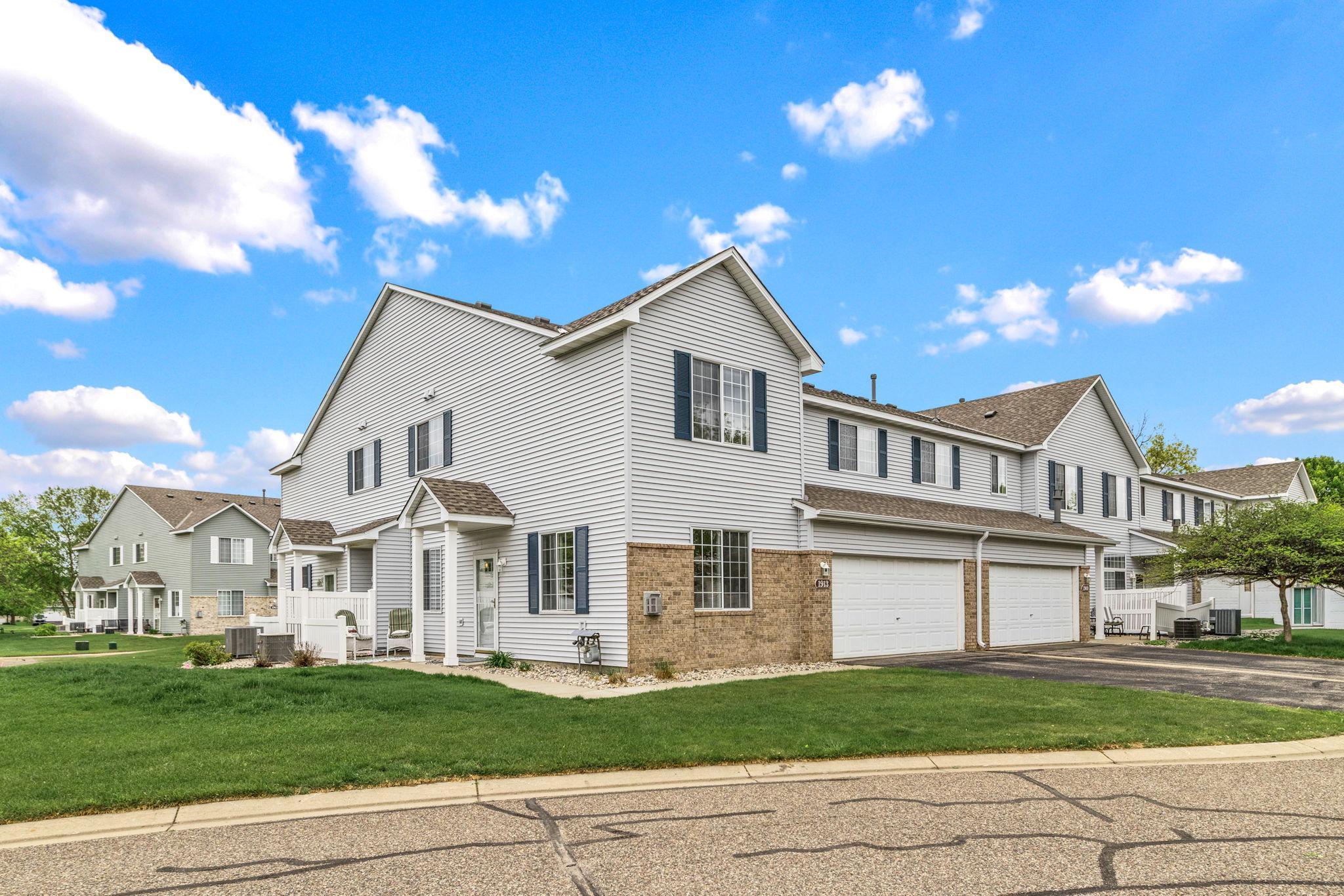 1913 Mockingbird Avenue Shakopee MN 55379