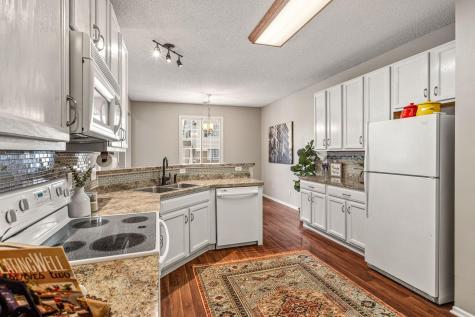 1913 Mockingbird Avenue Shakopee MN 55379