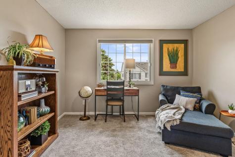 1913 Mockingbird Avenue Shakopee MN 55379