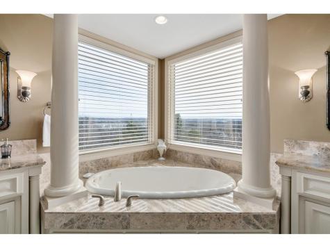 10689 Sonoma Ridge Eden Prairie MN 55347