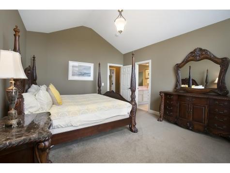 10689 Sonoma Ridge Eden Prairie MN 55347