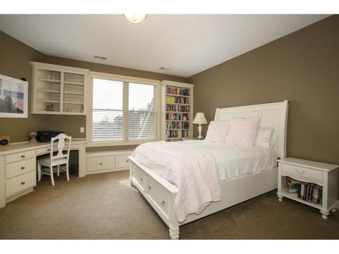 10689 Sonoma Ridge Eden Prairie MN 55347