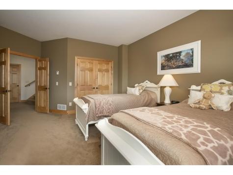 10689 Sonoma Ridge Eden Prairie MN 55347