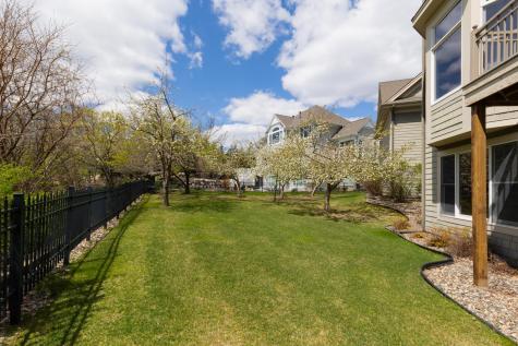 10689 Sonoma Ridge Eden Prairie MN 55347