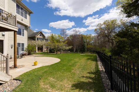 10689 Sonoma Ridge Eden Prairie MN 55347
