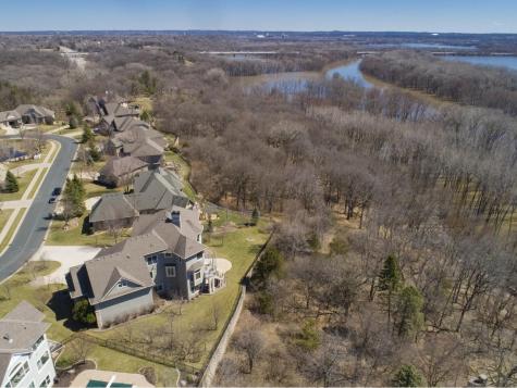 10689 Sonoma Ridge Eden Prairie MN 55347