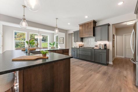 7698 22nd Avenue E Shakopee MN 55379