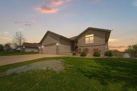 2505 Hulett Court Faribault MN 55021