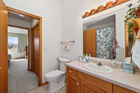 4272 39 1/2 Avenue S Fargo ND 58104