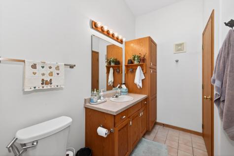 4272 39 1/2 Avenue S Fargo ND 58104