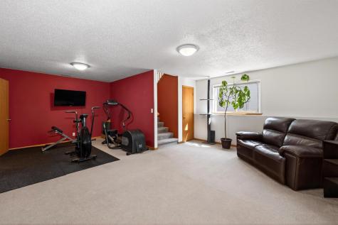 4272 39 1/2 Avenue S Fargo ND 58104