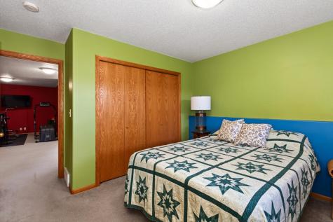 4272 39 1/2 Avenue S Fargo ND 58104