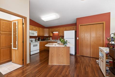 4272 39 1/2 Avenue S Fargo ND 58104