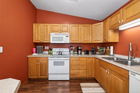 4272 39 1/2 Avenue S Fargo ND 58104