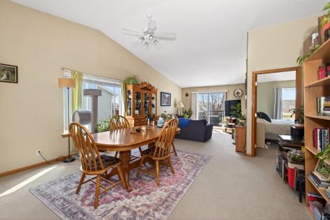 4272 39 1/2 Avenue S Fargo ND 58104