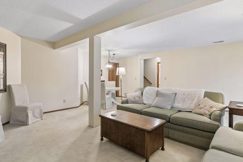 1688 Wexford Way Woodbury MN 55125