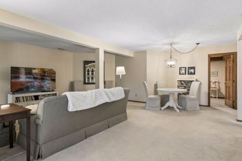 1688 Wexford Way Woodbury MN 55125
