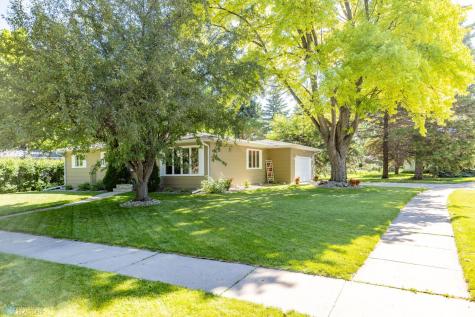 426 Oakway Moorhead MN 56560