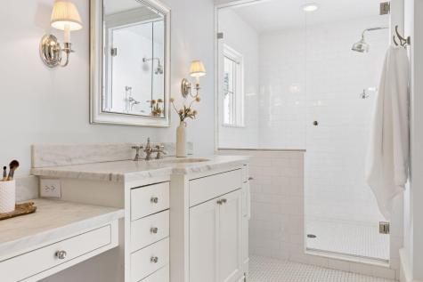 2735 E Lake Of The Isles Parkway Minneapolis MN 55408