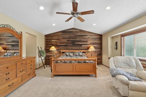 2413 Sandstone Drive Woodbury MN 55129