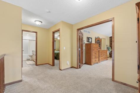2413 Sandstone Drive Woodbury MN 55129
