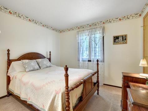 608 Grospoint Avenue N Oakdale MN 55128