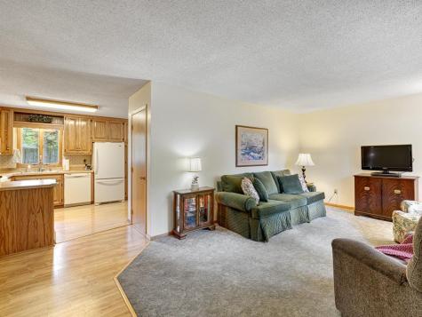 608 Grospoint Avenue N Oakdale MN 55128