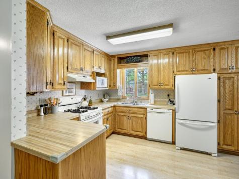 608 Grospoint Avenue N Oakdale MN 55128