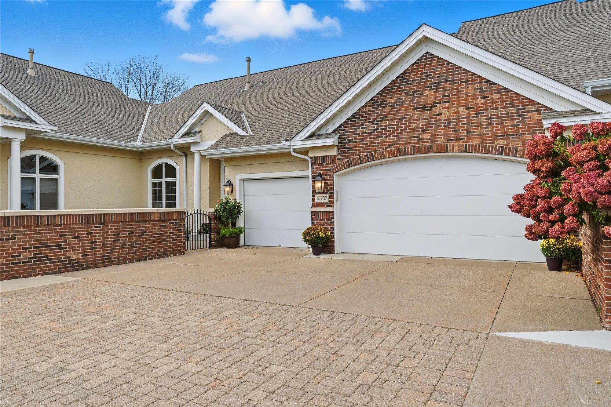 16737 49th Place N Plymouth MN 55446